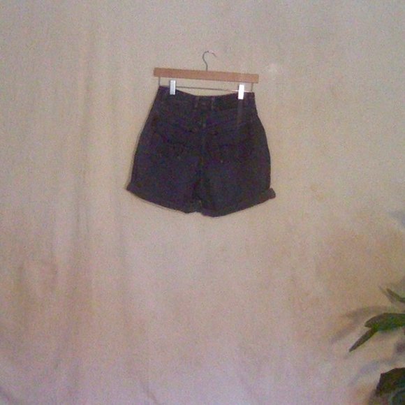Vintage high-waisted button/zip fly cuff shorts. - Picture 6 of 6
